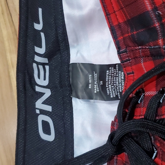 O'Neill Santa Cruz Red Plaid Boardshorts - size 38 - Picture 3 of 12